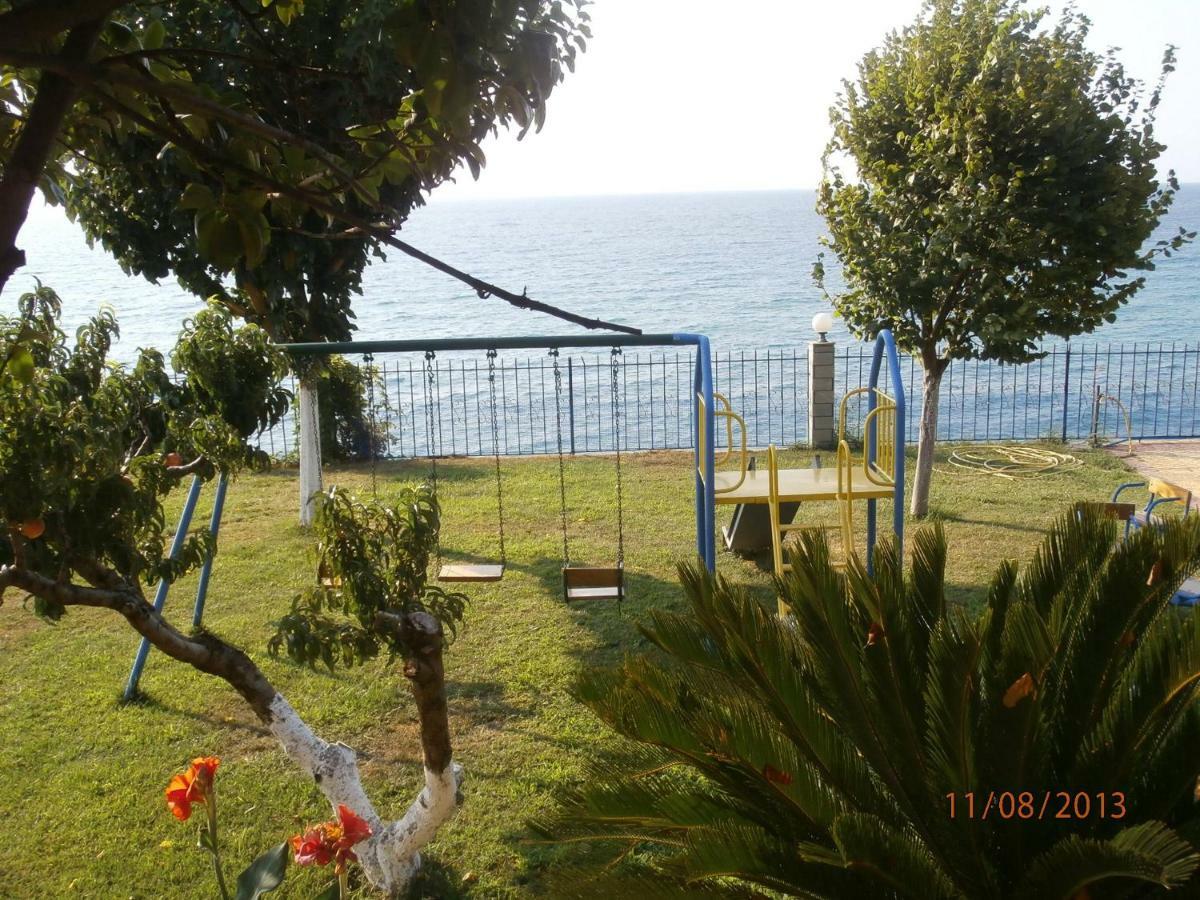 Secret Paradise Villas Loutra Elevtheron Exterior photo
